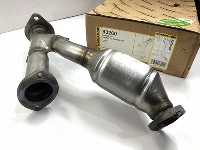Convertidor catalítico trasero Magnaflow 93260 ajuste directo para Lexus RX300 1999-2003 Foto 1 de 4