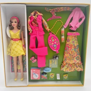 BARBIE GOLD LABEL 50° ANNIVERSARIO MOST MOD PARTY BECKY DOLL SET REGALO N5012 - Foto 1 di 19