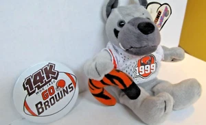 Vintage Cleveland OH  Browns NFL Football Pin Back Button  Burger King Plush Dog - Picture 1 of 10