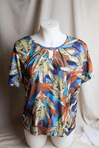 Prenda para mujer multicolor cuello redondo con ojo de cerradura plisada manga corta talla M - Imagen 1 de 5