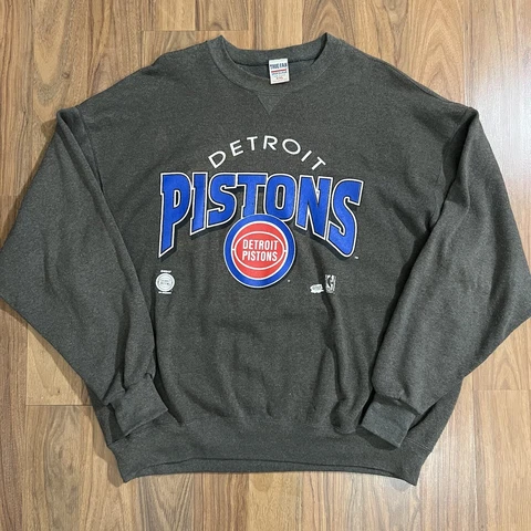 Vintage 90s NBA Basketball Detroit Pistons Graphic Crewneck Sweater Men’s XXL Cover
