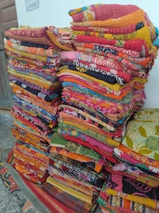 Großhandelsposten Kantha Quilt Floral Vintage Decke Baumwolle Wendedecke Überwurf - Bild 1 von 16