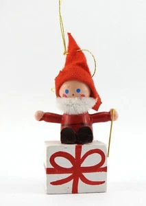 Vintage Wood Christmas Ornament Made Twain Santa White Package - Picture 1 of 4
