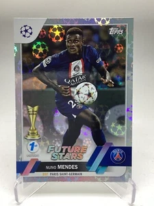 TOPPS COMPETICIONES CLUBES UEFA 2022/23 1ª EDICIÓN STARBALL NUNO MENDES PSG - Imagen 1 de 2