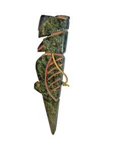 Native ZUNI AMERICAN INDIAN HAND CARVED STONE EAGLE FETISH WITH SIGNATURE - Picture 1 of 14