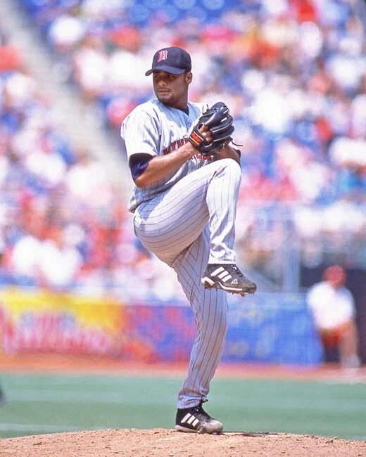 Póster impreso foto 8x10 brillante de los gemelos de Minnesota Johan Santana 2002 Foto 1 de 1