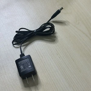 Shenzhen Sunlight AC/DC Power Adapter Model F06US050060A 5V 0.6A - Picture 1 of 3
