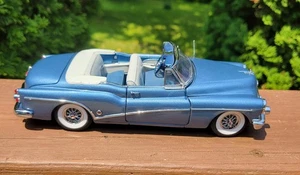Danbury Mint 1953 Buick Skylark Convertible - Picture 1 of 16
