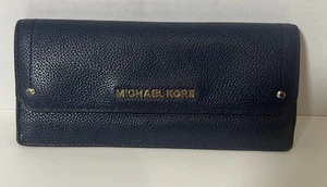 PORTAFOGLIO MICHAEL KORS JET SET DA VIAGGIO GRANDE TRIFOLD PELLE SAFFIANO MERLOT $228 - Foto 1 di 4