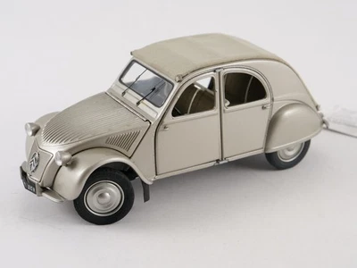 Franklin Mint N° B11WH08 Citroën 2 CV 1951 1/24 Mai Giocato In Scatola - Immagine 1 di 4