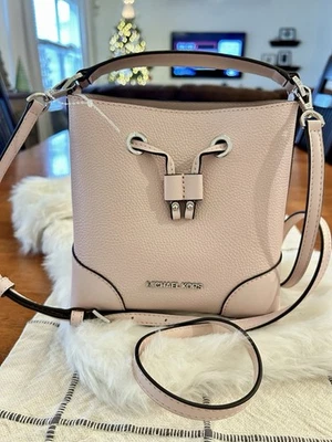Michael Kors Women's Small blush drawstring Shoulder crossbody handbag NWOT - Image 1 of 4