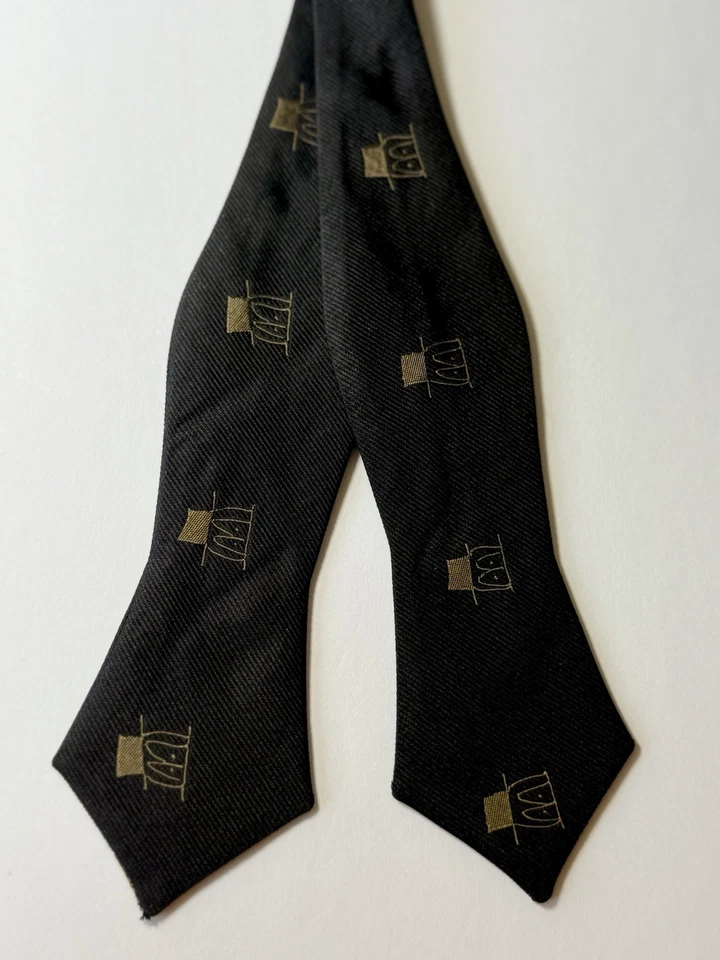 Pajarita ajustable para hombre ALEXANDER OLCH 100 % seda negra pingüino hecha en EE. UU. USADA EN EXCELENTE ESTADO Foto 1 de 4