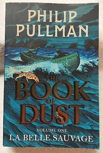 Le livre de la poussière La belle sauvage Vol. 1 par Philip Pullman grand livre de poche