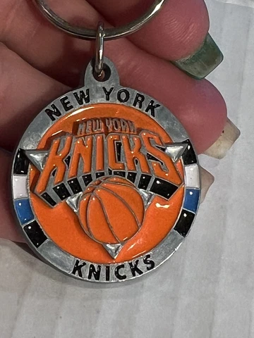 New York Knicks keychain 2006 NBA from Key Ring Chain collection Orange Blue #33 Cover