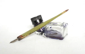 ANTIQUE PELIKAN INK GLASS BOTTLE WITH WOODEN DIP PEN - Picture 1 of 15