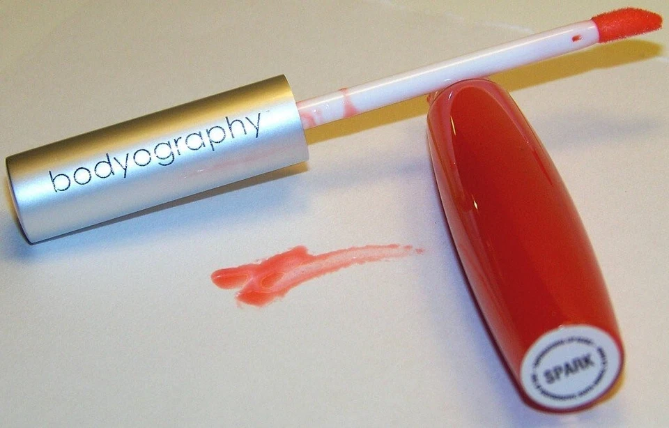 Brillo de labios sobrenatural Bodyography tamaño completo SPARK coral brillante Foto 1 de 1