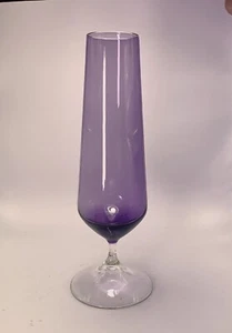 Vintage purple glass footed vase 24.5x8cm - Picture 1 of 8