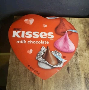 Hershey's San Valentín Besos de Chocolate con Leche en Caja en Forma de Corazón 6.5 Onzas - Imagen 1 de 4