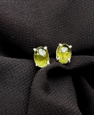 Grün Turmalin Silber Ohrringe mit 925 Silber 7mm x 5mm • Perfekt als Geschenk - Bild 1 von 2