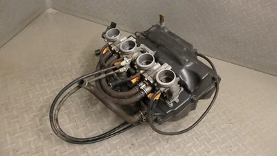 Honda Hornet 600 CB600 F-7 2007 cuerpos de acelerador con inyectores, cables, caja de aire Foto 1 de 4