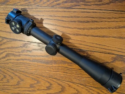 Mira para rifle TRIJICON Accupoint 2,5-12,5x42 estándar dúplex mira con punto verde Foto 1 de 4