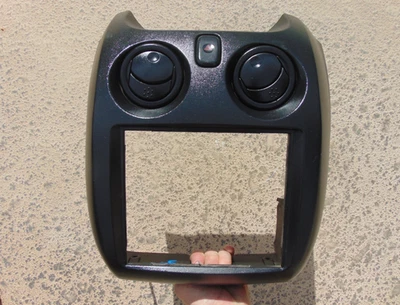 00-05 Mitsubishi Eclipse painel central estéreo clima surround acabamento moldura com aberturas - Imagem 1 de 4