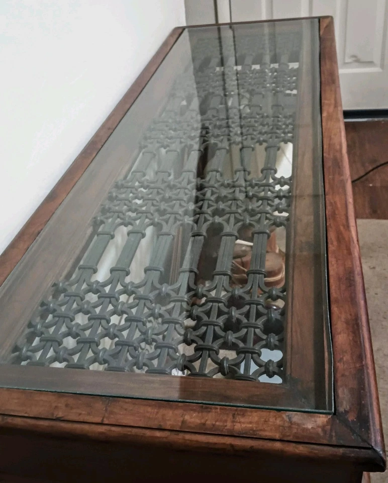 Mesa consola French Country de madera maciza con hierro forjado pesado y vidrio grueso  Foto 1 de 4
