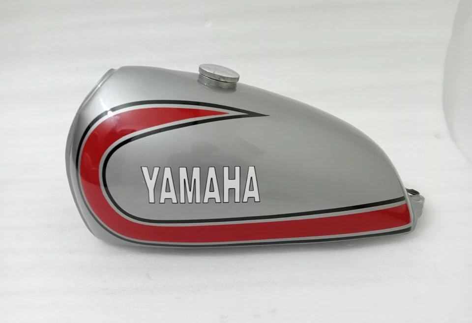 Tanque de gasolina Yamaha MX250 MX 250 MX360 SC500 1973 1974 aleación pintada plateada + tapa Foto 1 de 4
