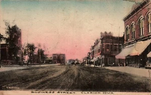 CARTOLINA SCENA DI STRADA BUSINESS STREET CLARION IOWA - 1910 - Foto 1 di 2