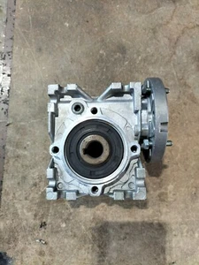 Riduttori a vite senza fine Varvel srt 028100914 r10 Usato - Foto 1 di 5