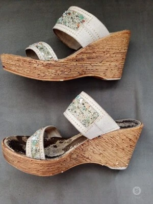 罕见 BEIGE ONEX 品牌凉鞋 7 码闪亮上衣带一切  — 第 1/4 张图片