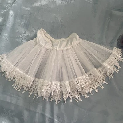 Micro minifalda Leg Avenue blanca de encaje con volantes tutú talla OS bruja gótica Foto 1 de 3
