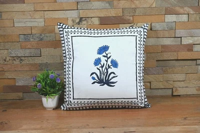 Juego de 2 fundas de cojín de algodón con estampado de bloques de mano con estampado de bordes indios Foto 1 de 4