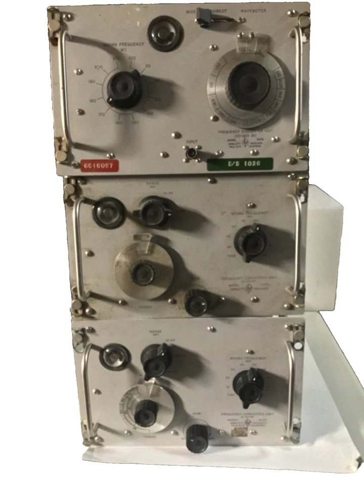 Lote de 3 convertidores de frecuencia Hewlett Packard HP 525A 525B vintage alimentados por tubo Foto 1 de 4