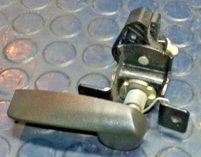 Manija de pestillo de puerta trasera derecha Chevrolet Colorado GMC Canyon 04-2012 cabina extendida Foto 1 de 3