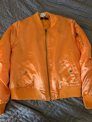Chaqueta para mujer grande iluminadora naranja Forever 21 Puffer Bomber estilo años 80 nueva con etiquetas Foto 1 de 4