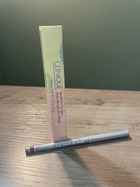 Clinique Quickliner para Labios "QFL-40 Neutralmente" ¡NUEVO! 0,01 oz. Foto 1 de 1