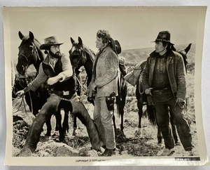 Vtg 1973 Burt Reynolds The Man Who Loved Cat Dancing Western Press Photo 8x10 - Picture 1 of 2