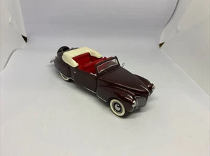 Broken FRANKLIN MINT 1:24 1941 LINCOLN CONTINENTAL MARK BURGUNDY CONVERTIBLE A4 - Picture 1 of 12