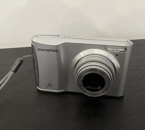 Olympus FE-47 14MP 5x Zoom Compact Digital Camera - Picture 1 of 8