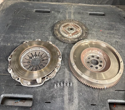 Valeo Clutch Kit for 1997-1998 BMW Z3 2.8L L6 Manual Transmission Shift USED - Image 1 of 4