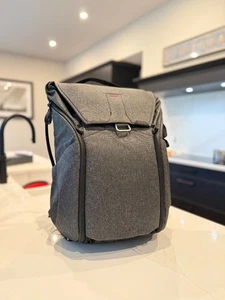 Peak Design Everyday Backpack 30 Litre Charcoal Grey Colour - Picture 1 of 7