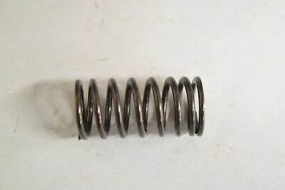 YAMAHA XV250 V-STAR VIRAGO ROUTE 66 MOLA DE VÁLVULA DE CABEÇA DE CILINDRO DO MOTOR - Imagem 1 de 2