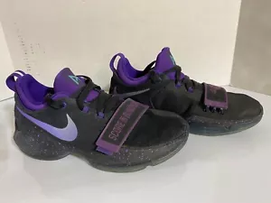 Nike PG1 Score in Bündeln schwarz/hyper Traube Basketballschuhe Größe 4Y Paul George - Bild 1 von 6