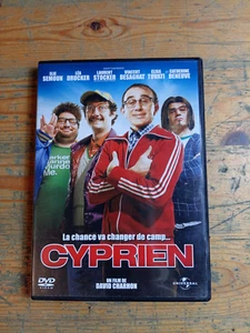 DVD "CYPRIEN LA CHANCE VA CHANGER DE CAMP..." un film de David Charhon - Foto 1 di 4