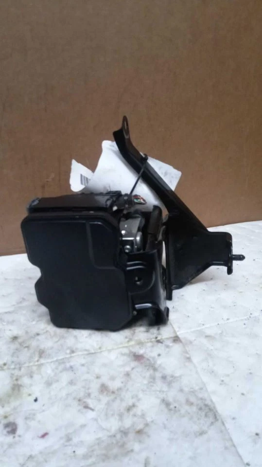 Conjunto de actuador y bomba de pieza de freno antibloqueo para LEXUS IS300 440733 18-19 Foto 1 de 3