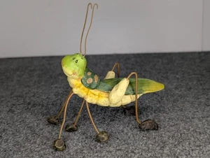 Cuidador de estante antropomórfico vintage de los 80 para insectos - saltamontes 4,5" de alto cabaña - Imagen 1 de 7