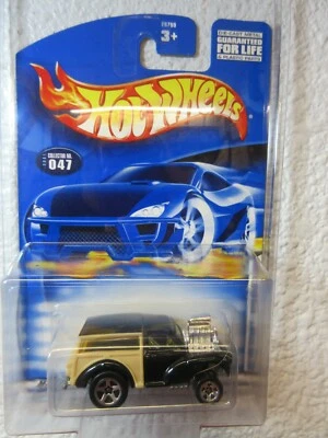 Extra Large Rear Wheels 2001 First Editions Hot Wheels MORRIS WAGON #047 - Image 1 of 3