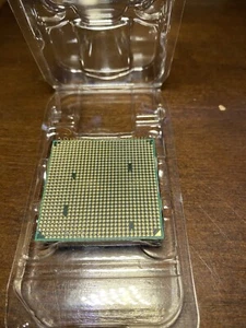 Processeur AMD Phenom II X4 955 3,2 GHz Quad-Core (HDX955WFK4DGM) - Photo 1/2