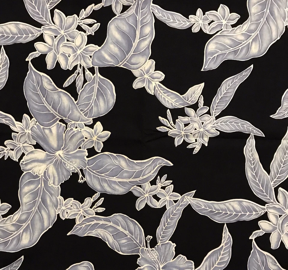 "Tela con estampado hawaiano por yarda - Plumerias (fondo negro) - 43""" Foto 1 de 1